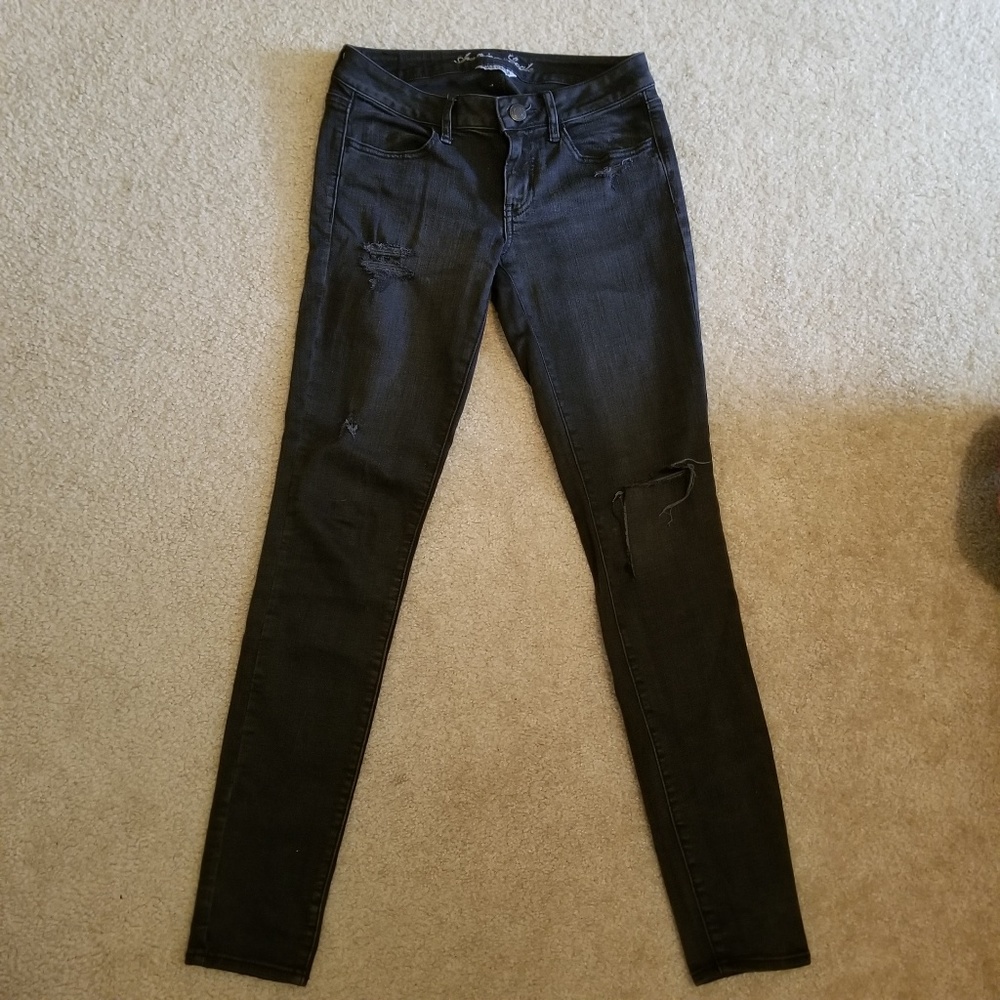 Distressed American Eagle Jegging